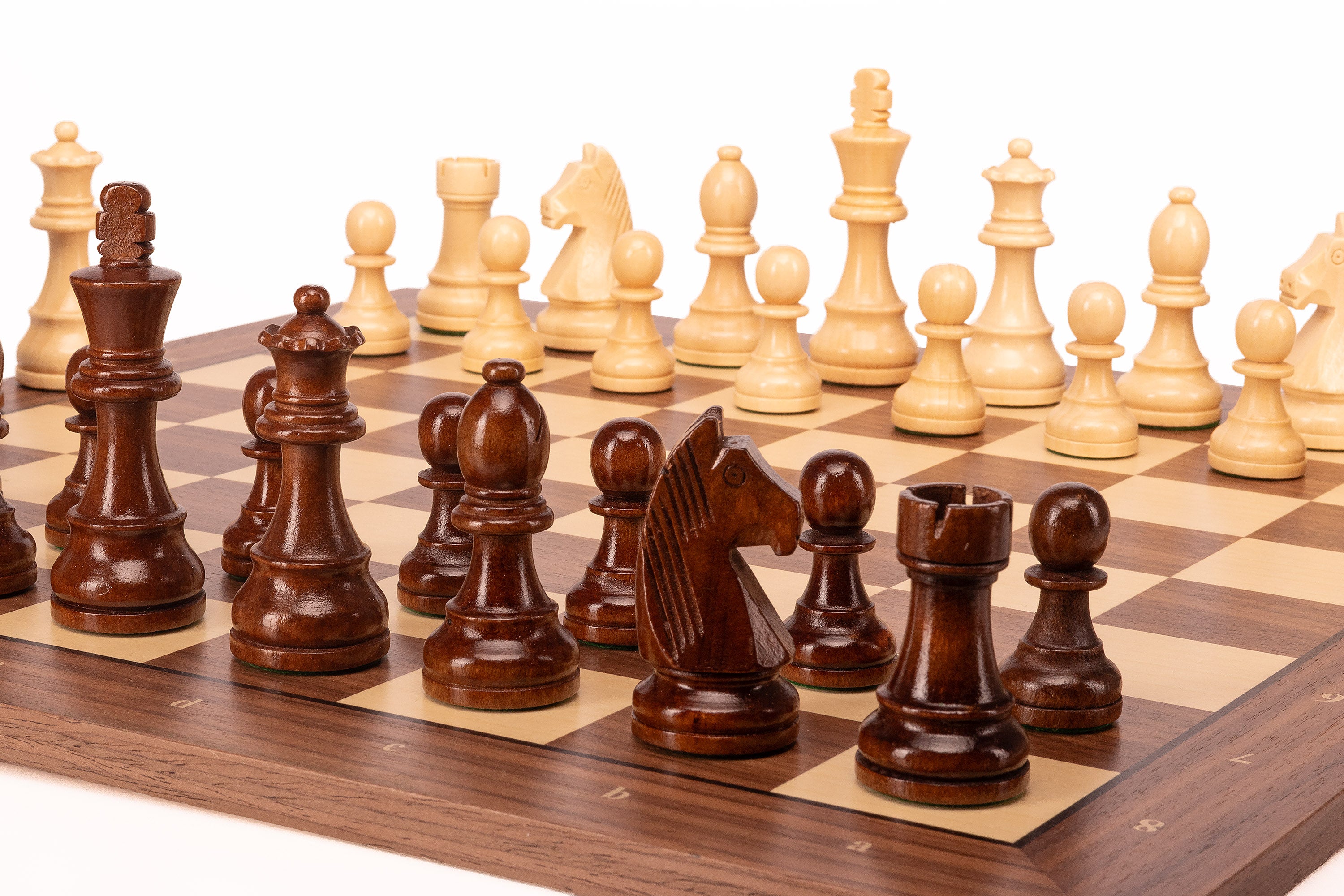 zestaw-szachowy-german-walnut-krol-98-mm-pole-50-mm-drewniany-p26plusd50walbs.jpg