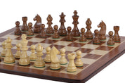 Échiquier en marqueterie de bois de padouk et sycomore  + Pièces d'échecs Timeless Acacia - Ensemble de taille 5