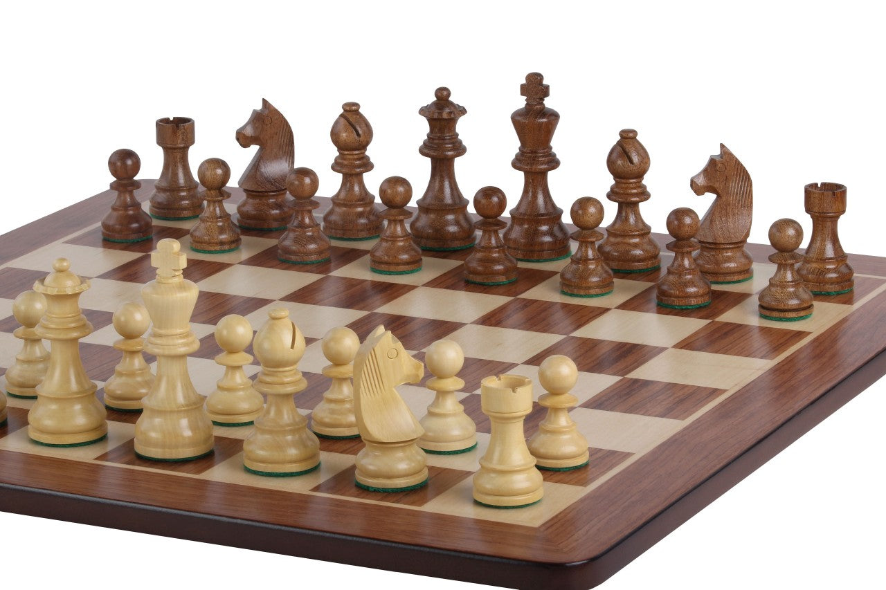 Échiquier en marqueterie de bois de padouk et sycomore  + Pièces d'échecs Timeless Acacia - Ensemble de taille 6 - Échiquier en marqueterie de bois de padouk et sycomore  + Pièces d'échecs Timeless Acacia - Ensemble de taille 6